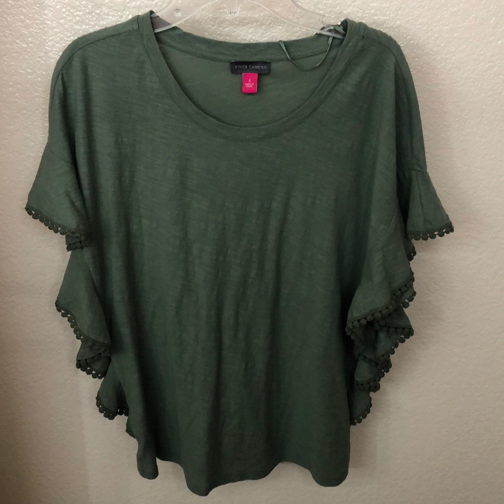 Flowy detailed top